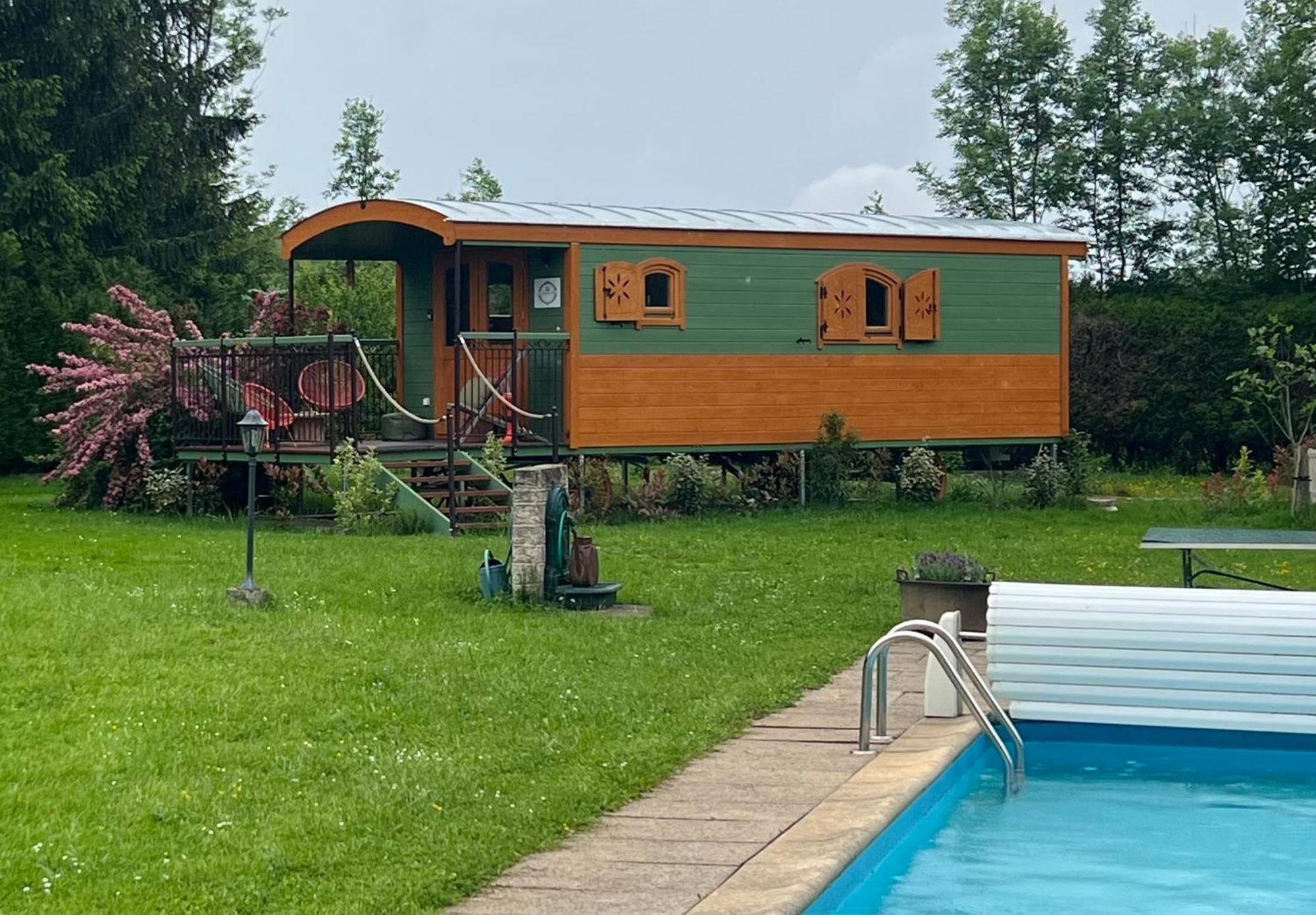 La Roulotte Deluxe De Malpas Bed & Breakfast Quingey Dış mekan fotoğraf