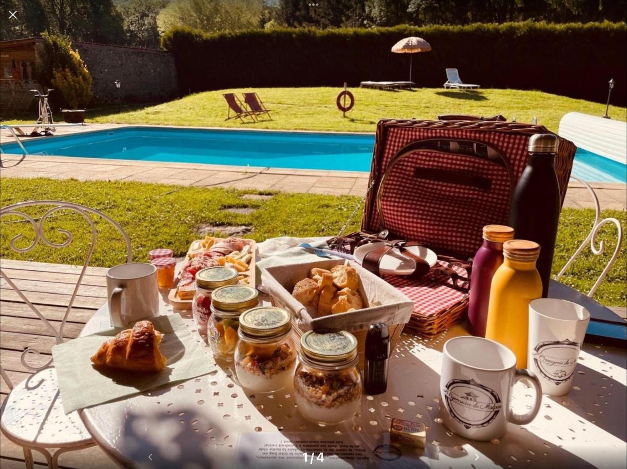 La Roulotte Deluxe De Malpas Bed & Breakfast Quingey Dış mekan fotoğraf