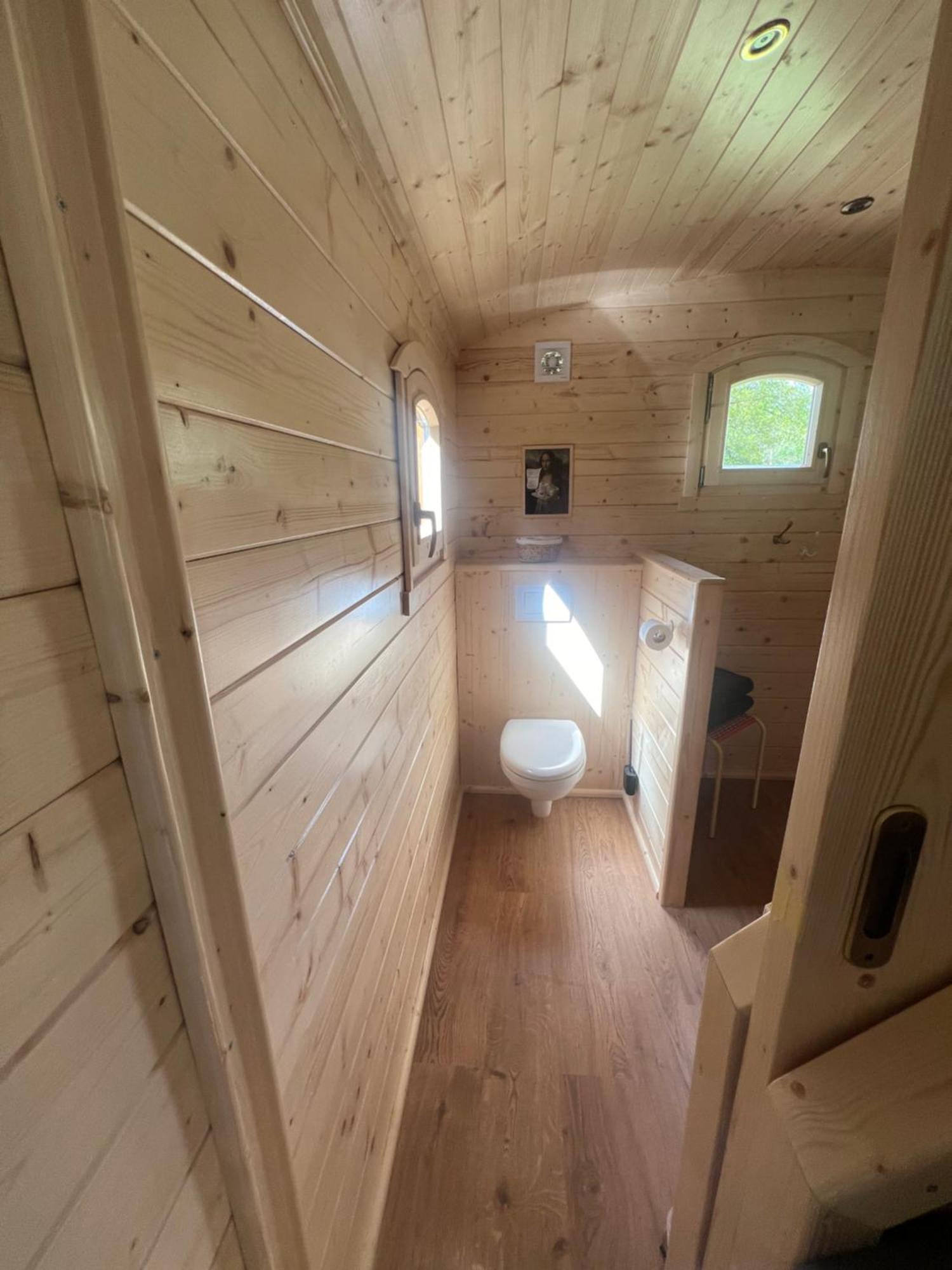 La Roulotte Deluxe De Malpas Bed & Breakfast Quingey Dış mekan fotoğraf