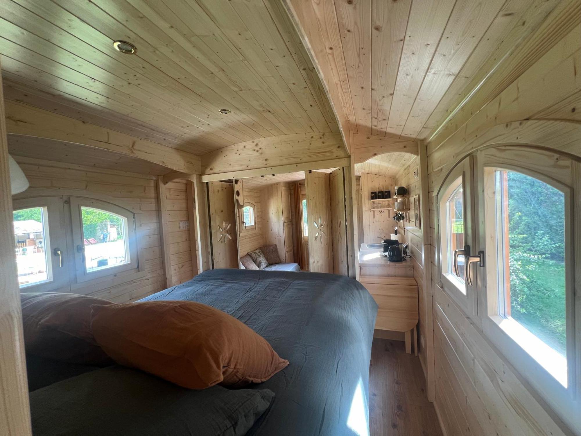 La Roulotte Deluxe De Malpas Bed & Breakfast Quingey Dış mekan fotoğraf