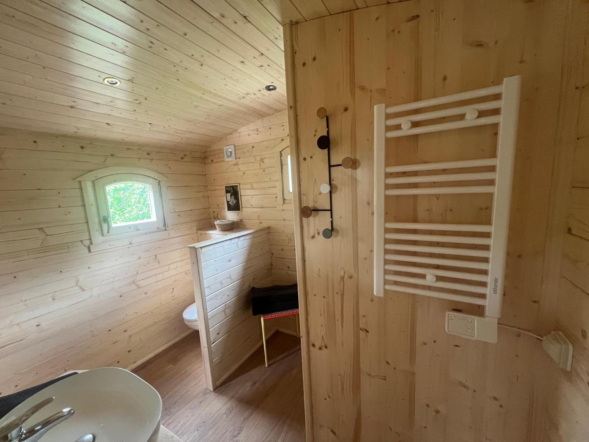 La Roulotte Deluxe De Malpas Bed & Breakfast Quingey Dış mekan fotoğraf