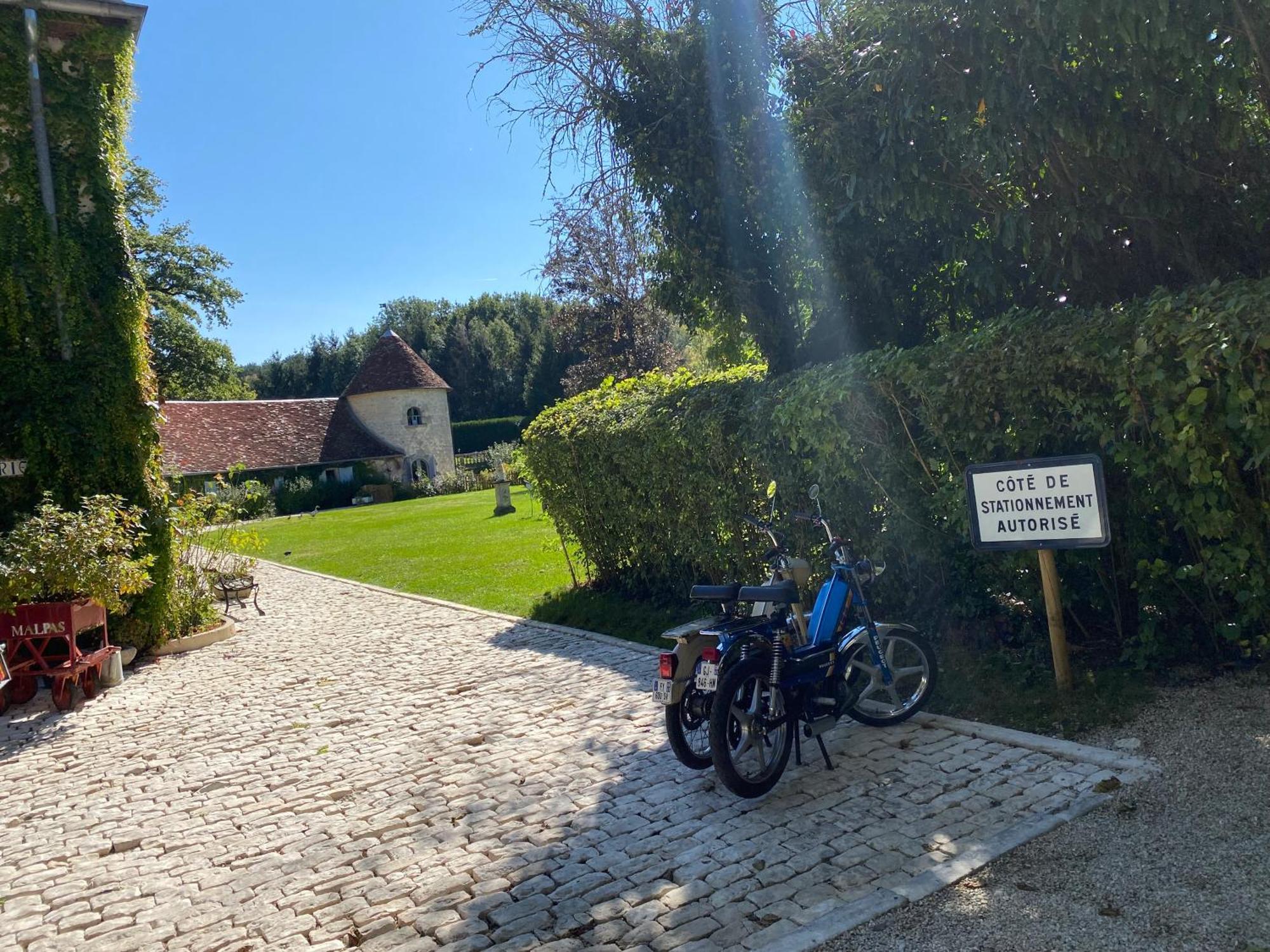 La Roulotte Deluxe De Malpas Bed & Breakfast Quingey Dış mekan fotoğraf