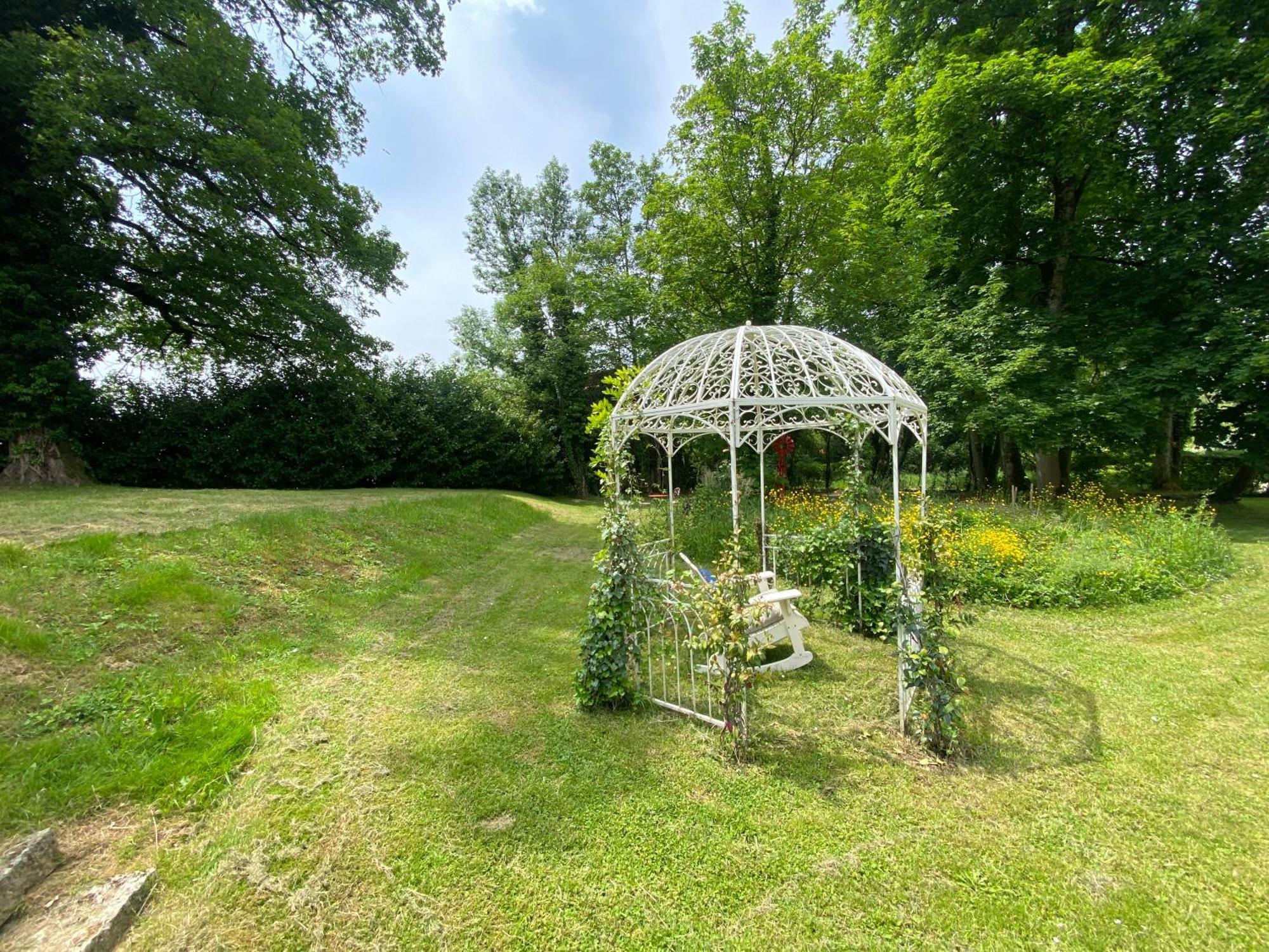 La Roulotte Deluxe De Malpas Bed & Breakfast Quingey Dış mekan fotoğraf