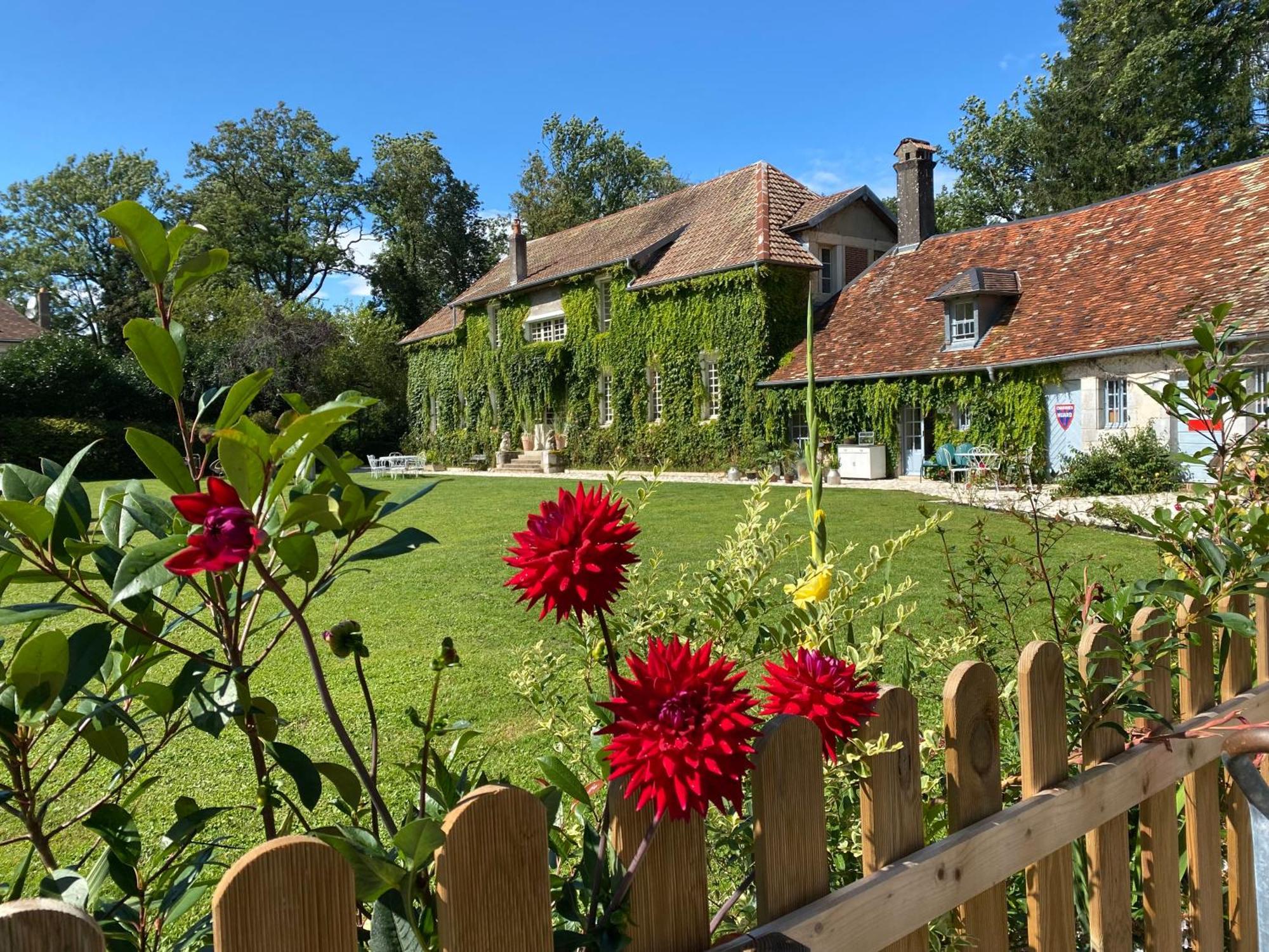 La Roulotte Deluxe De Malpas Bed & Breakfast Quingey Dış mekan fotoğraf
