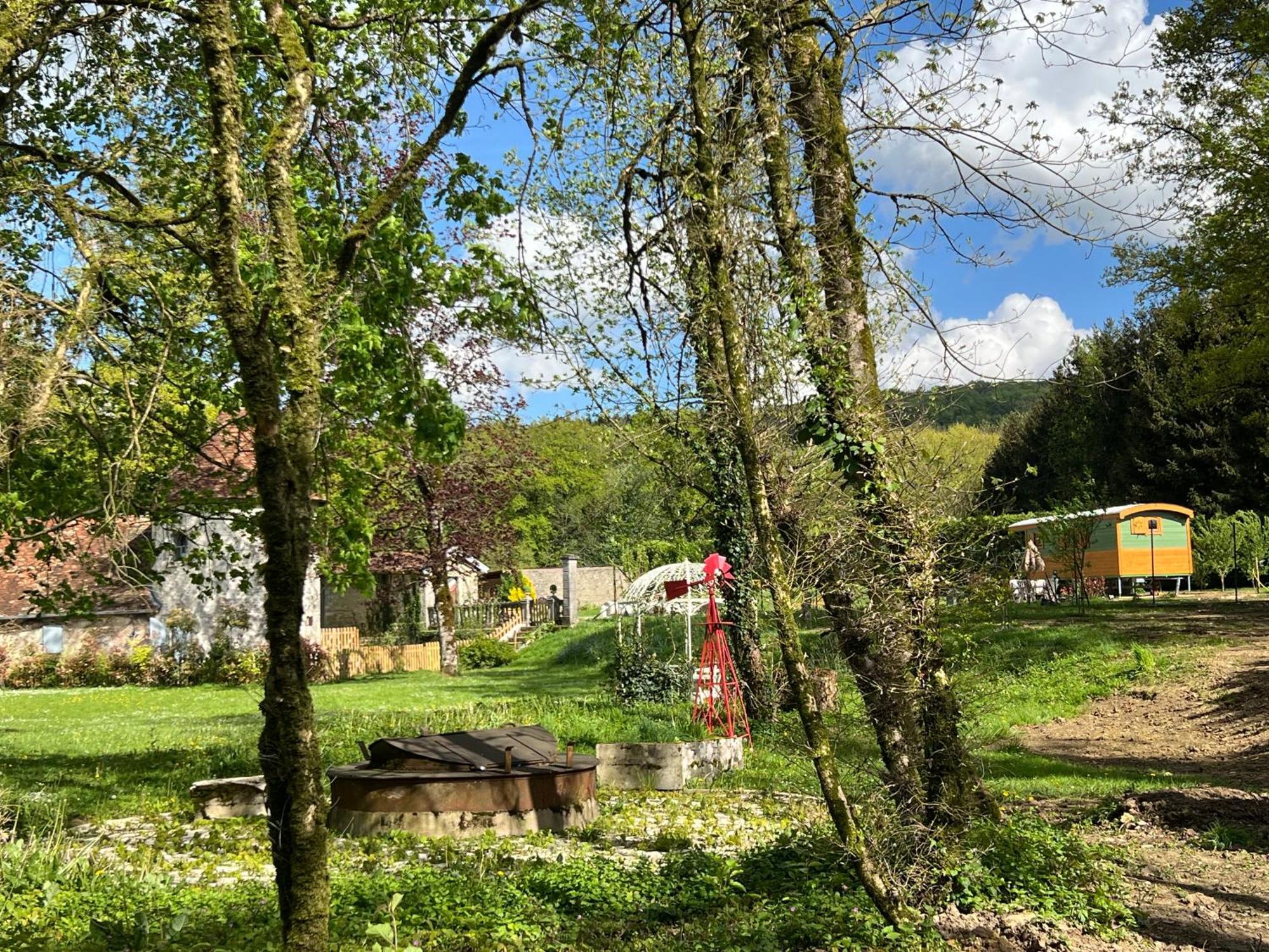La Roulotte Deluxe De Malpas Bed & Breakfast Quingey Dış mekan fotoğraf