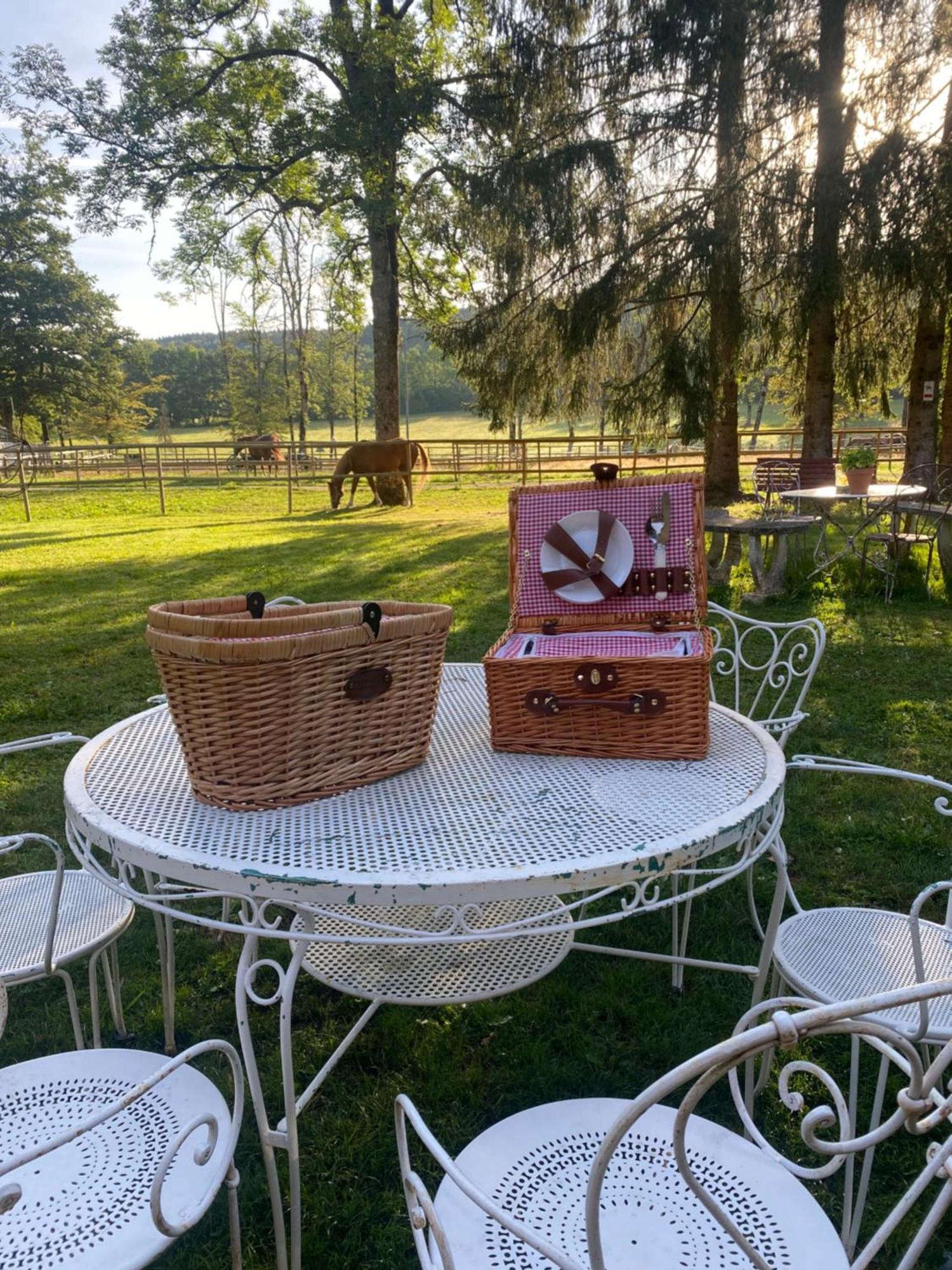 La Roulotte Deluxe De Malpas Bed & Breakfast Quingey Dış mekan fotoğraf