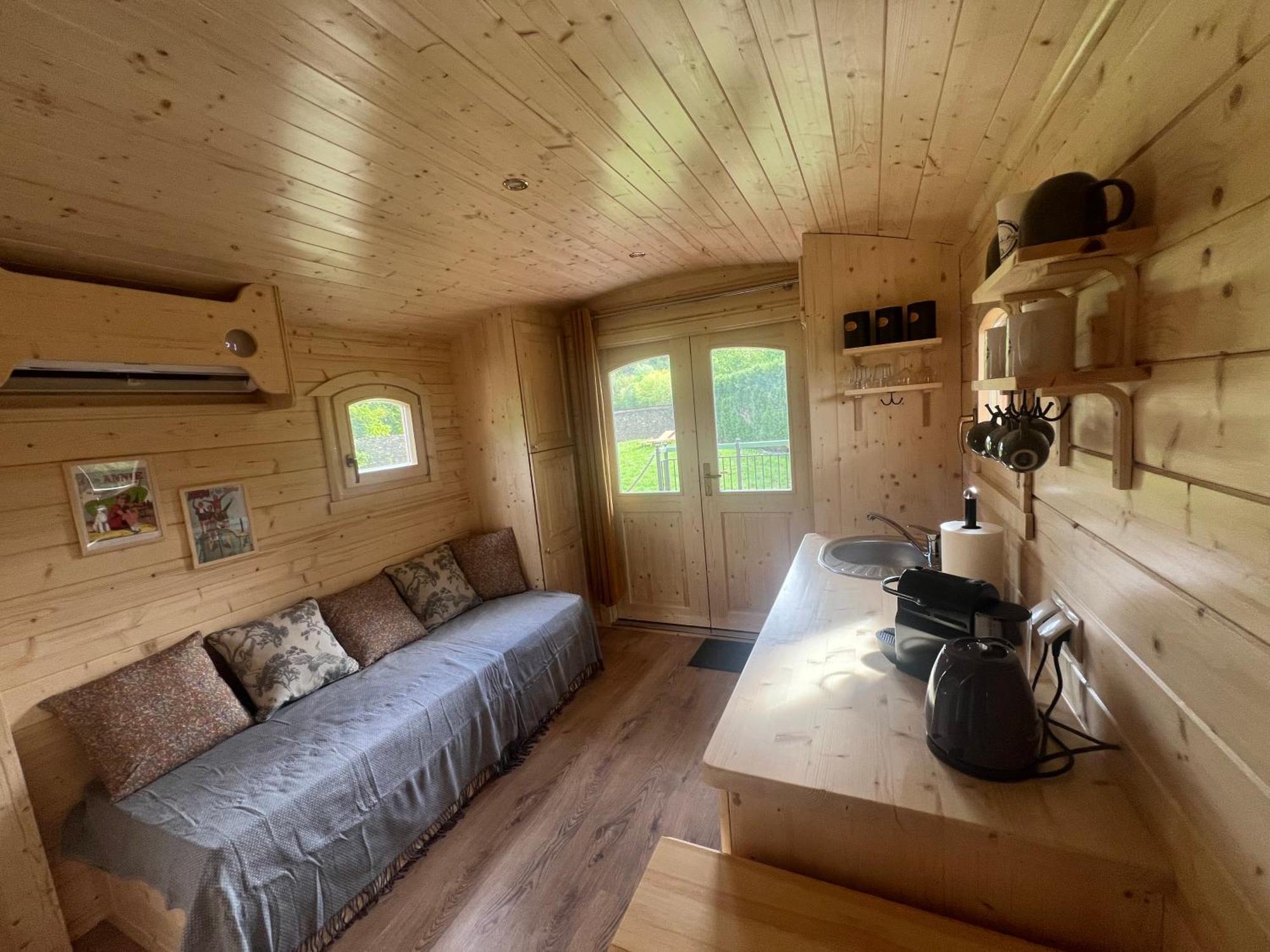 La Roulotte Deluxe De Malpas Bed & Breakfast Quingey Dış mekan fotoğraf