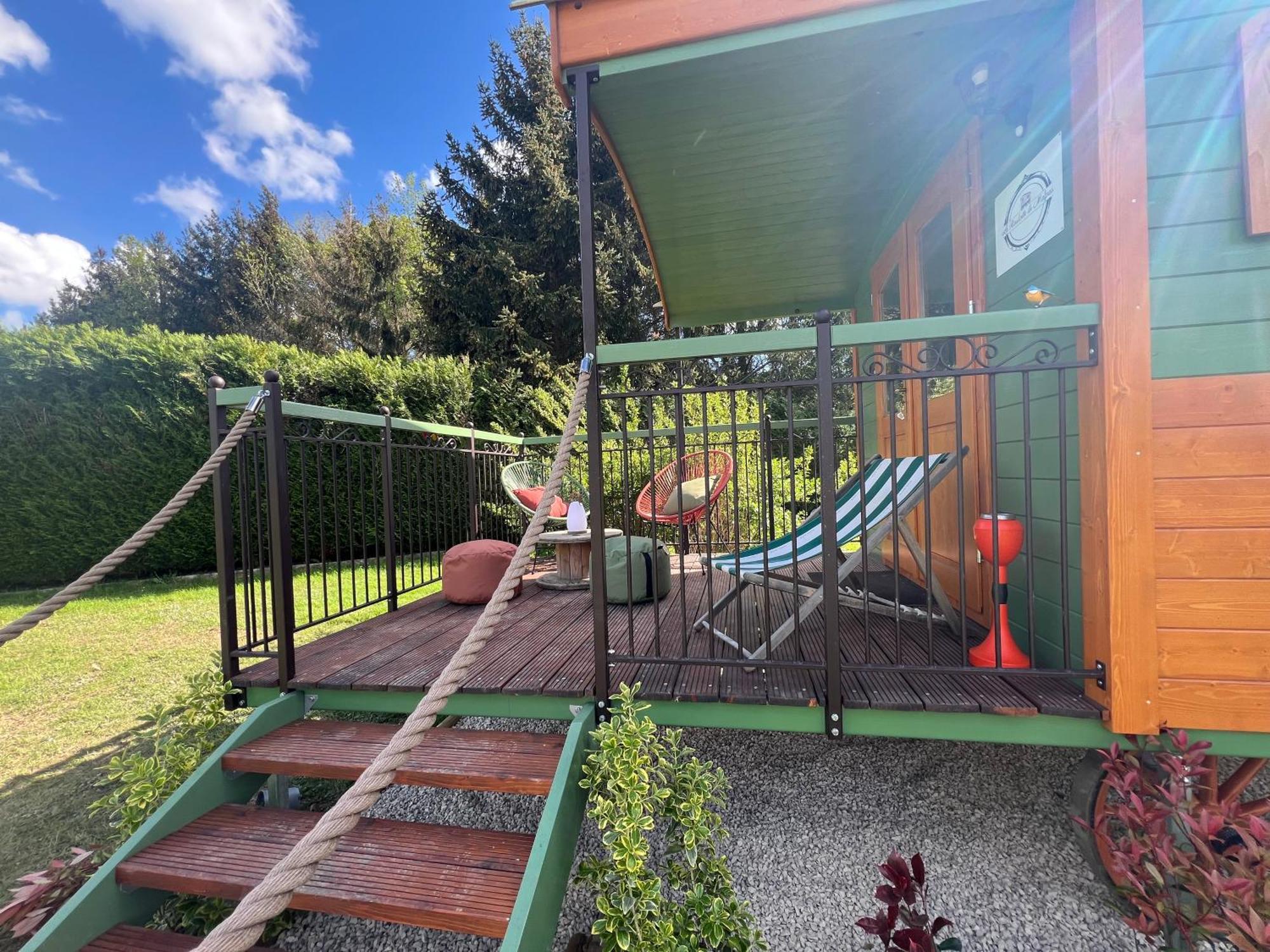 La Roulotte Deluxe De Malpas Bed & Breakfast Quingey Dış mekan fotoğraf