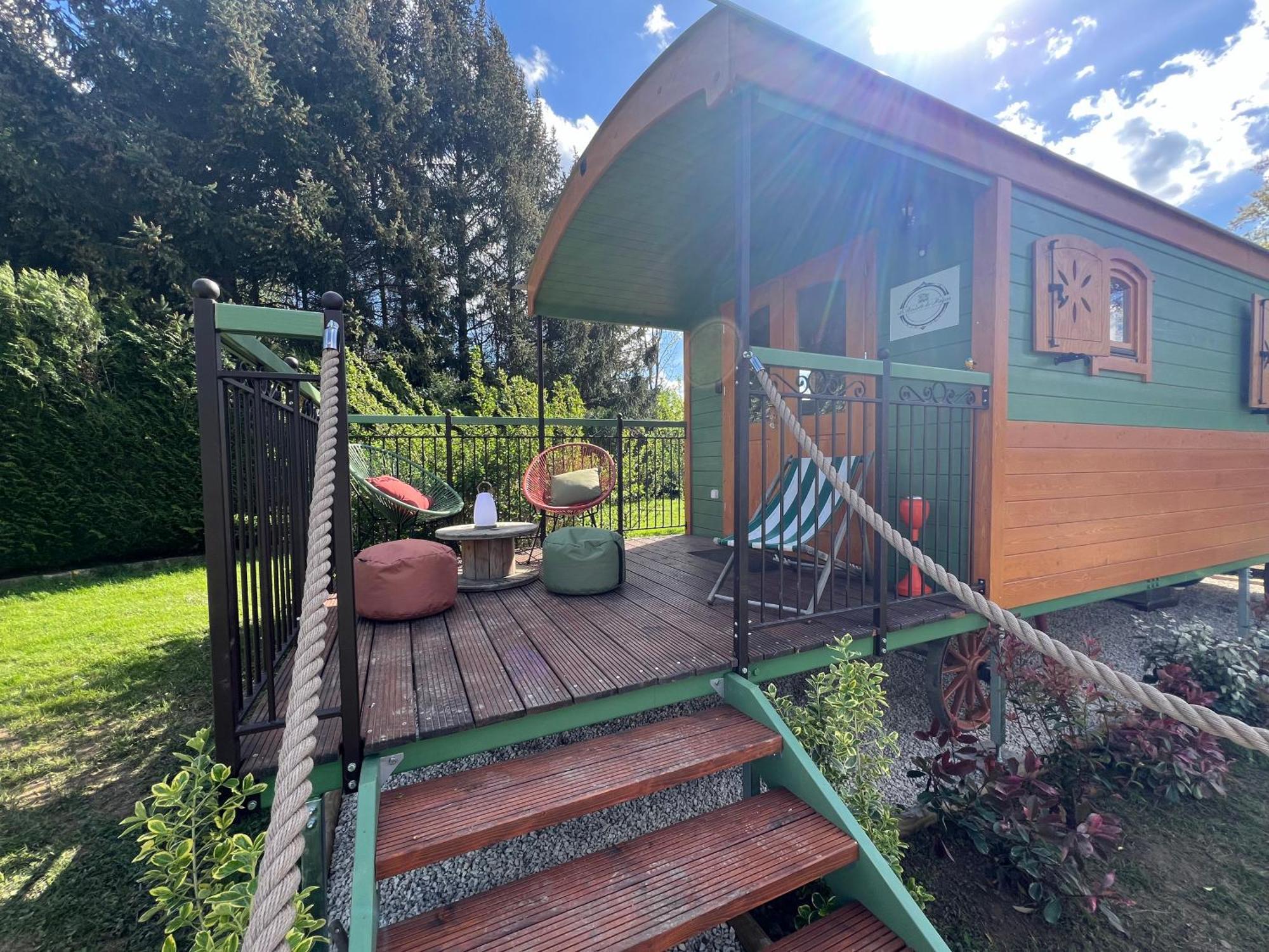 La Roulotte Deluxe De Malpas Bed & Breakfast Quingey Dış mekan fotoğraf